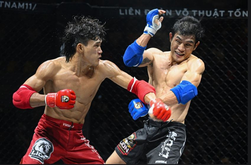 Le champion du monde Nguyên Trân Duy Nhât défendra son titre de muay thaï aux Jeux mondiaux 2025, qui se dérouleront du 7 au 17 août en Chine. Photo dantri.vn