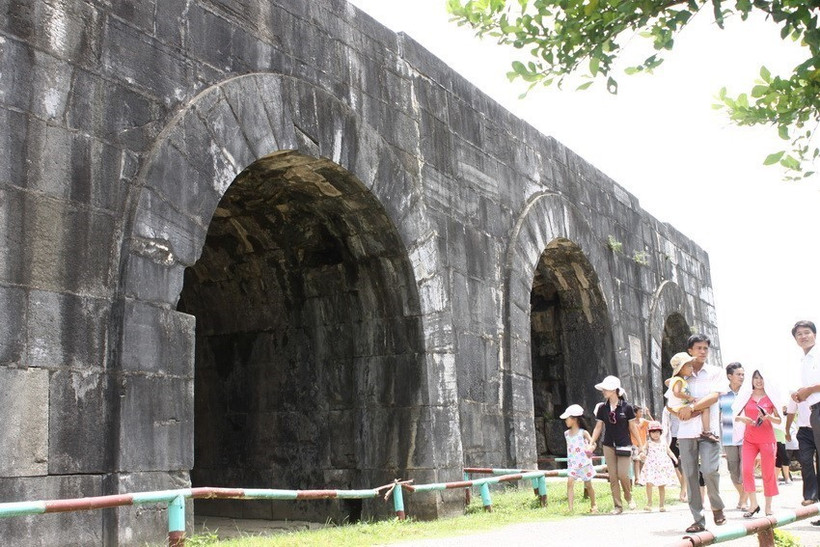 La citadelle de la dynastie des Hô est la plus grande et de la plus originale citadelle en pierre de toute l’Asie du Sud-Est, laquelle est, de surcroît, l’une des mieux conservées de toute l’Asie. Photo: VNA