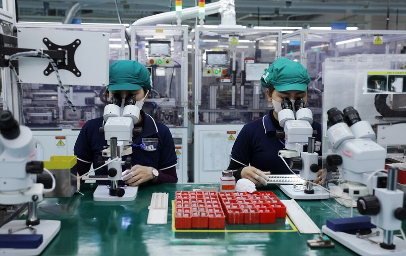 Les produits électroniques, ordinateurs et composants, sont en tête des exportations. Photo: VNA