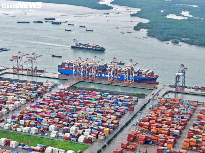Vue aérienne de Cai Mep - Thi Vai, le plus grand cluster de ports en eau profonde du Vietnam. Photo: VTC
