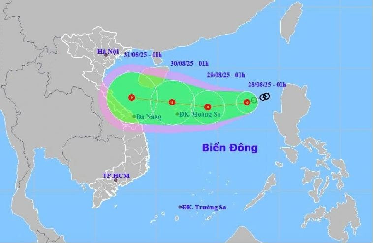 La dépression tropicale se déplace à une vitesse de 15 km/h, en direction du centre du Vietnam. Photo : NCHMF