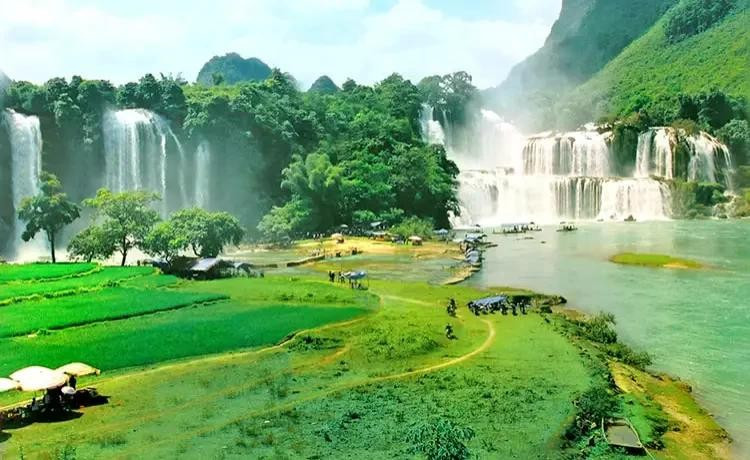 En aval de la cascade de Ban Giôc, à Cao Bang. Photo: hitour.vn