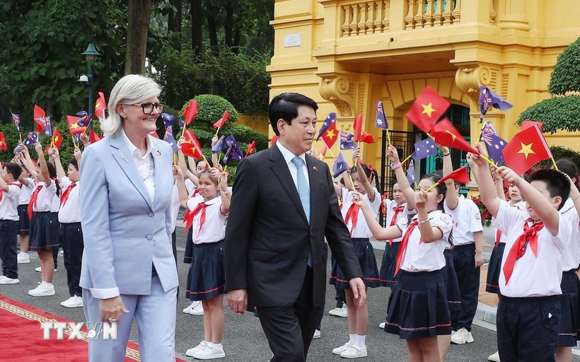 Le président de la République, Luong Cuong, et la gouverneure générale d’Australie, Sam Mostyn, à Hanoi, le 10 septembre 2025. Photo : VNA