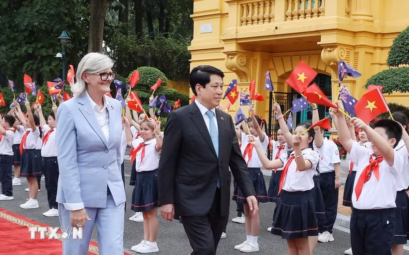 Le président de la République, Luong Cuong, et la gouverneure générale d’Australie, Sam Mostyn, à Hanoi, le 10 septembre 2025. Photo : VNA
