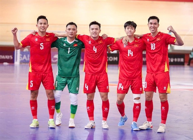 Des joueurs vietnamiens célèbrent un but lors de leur victoire 5-4 contre le Koweït en Coupe d'Asie de futsal de l'AFC 2026, le 29 janvier à Jakarta, en Indonésie. Photo : VFF