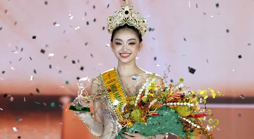 Yên Nhi couronnée Miss Grand Vietnam 2025. Photo: Comité d'organisation de Miss Grand Vietnam 2025