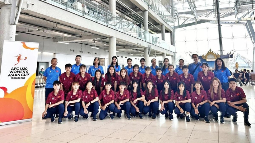 Les joueuses de l’équipe nationale féminine vietnamienne des moins de 20 ans sont arrivées à Bangkok, en Thaïlande, pour la Coupe d’Asie féminine des moins de 20 ans de l’AFC 2026. 