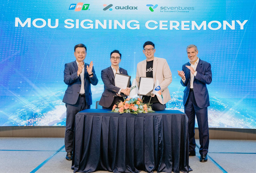Lors de la cérémonie de signature du partenariat entre FPT et Audax. Photo: vietnamnet.vn