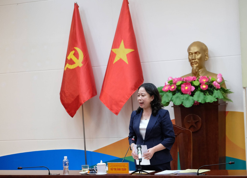 La vice-présidente Vo Thi Anh Xuân s’exprime lors de la séance de travail avec le Comité électoral provincial de Lâm Dông. Photo : VNA