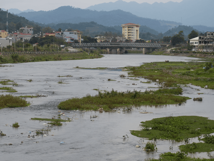 La rivière Câu passe à Bac Kan. Ses nombreuses ressources en eau sont aussi sources de risques d'inondation pendant les épisodes pluvieux, une menace qui pourrait être exacerbée par le changement climatique. Photo: nongnghiepmoitruong.vn