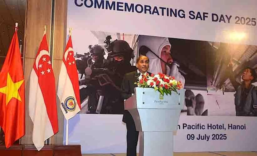L’ambassadeur Jaya Ratnam s’exprime lors de l’événement, à Hanoi, le 9 juillet. Photo : QDND