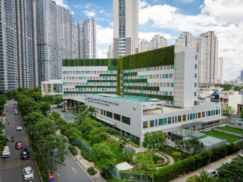 Vinmec est le premier et le seul système de santé au Vietnam à remplir les conditions d’adhésion au réseau Cleveland Clinic Connected, un des systèmes médicaux les plus renommés des États-Unis. Source : Vinmec
