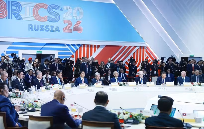 Le Premier ministre Pham Minh Chinh assiste et prononce un discours lors de la session plénière de la réunion réunion des BRICS+, à Kazan, en Russie, en octobre 2024. Photo: VNA