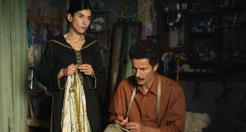 Scène du film "Le Bleu du caftan", délicate chronique d'une renaissance amoureuse par la cinéaste marocaine Maryam Touzani.