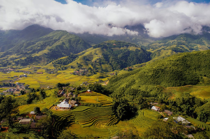 Niché dans une vallée verdoyante, le village de Ta Van offre une escapade sereine aux voyageurs en quête d’une ambiance montagnarde authentique. Photo : SCMP