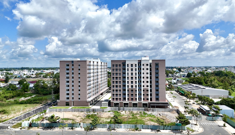 De nombreuses mesures incitatives et une réglementation transparente sont en place pour encourager les investisseurs à participer à la construction de projets de logements sociaux. Photo : VNA