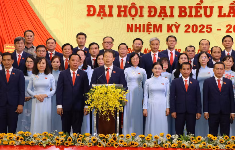Le secrétaire du Comité du Parti de la province de Dông Nai, Vu Hông Van, s’exprime lors du premier congrès du Comité du Parti de la province de Dông Nai (Sud) pour le mandat 2025-2030. Photo : VNA