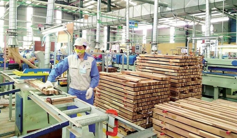 Transformation de produits de bois pour l'exportation. Photo: VNA