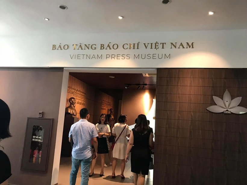 Sur une superficie de 1.500 m2, le Musée de la presse vietnamienne présente plus de 35.000 objets et documents relatant de manière créative et vivante les différentes périodes de développement de la presse vietnamienne. Photo: VNA