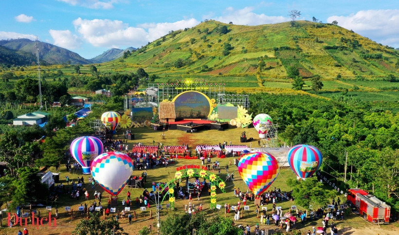 Forte de son long littoral, de son riche écosystème marin, de son espace de la culture des gongs et de son patrimoine historique et culturel diversifié, Gia Lai devrait apporter une nouvelle dimension à la série des Années nationales du tourisme. Photo: tcdulichtphcm.vn