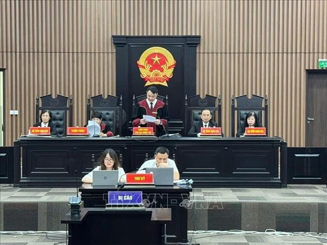 Le Tribunal populaire de Hanoi rend le 11 juillet son verdict concernant 41 accusés dans une importante affaire de corruption impliquant la société immobilière Phuc Son Group JSC et d’anciens hauts fonctionnaires provinciaux. Photo : VNA