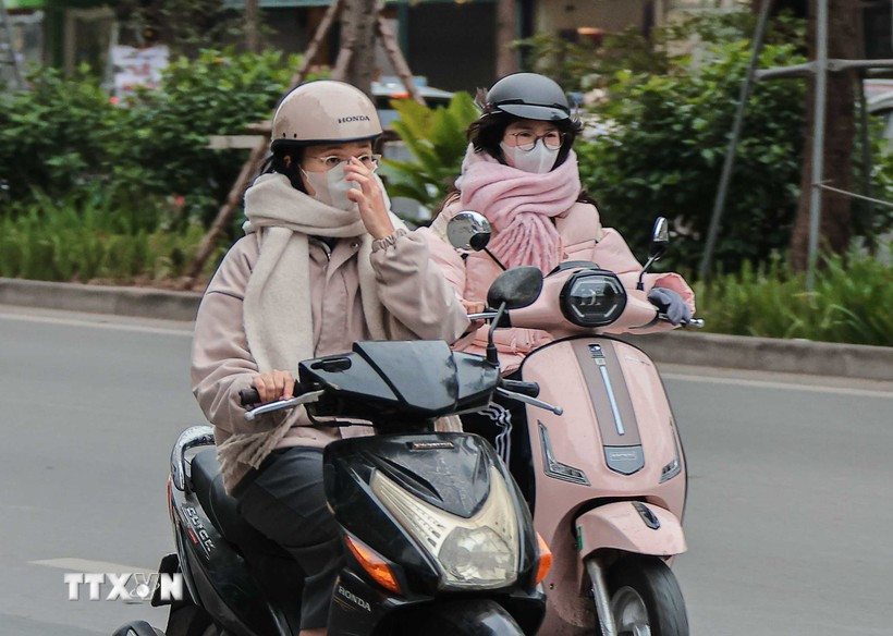 Fin 2025 et début 2026 devraient connaître des conditions hivernales plus rigoureuses, avec un froid intense et prolongé dans les zones montagneuses, incluant gel, givre et même chutes de neige. Photo d'illustration: VNA