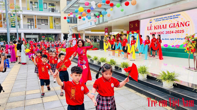 Cérémonie de rentrée scolaire 2024-2025 à l’École primaire Kim Dông, à Hanoi. Photo : treemvietnam.net.vn