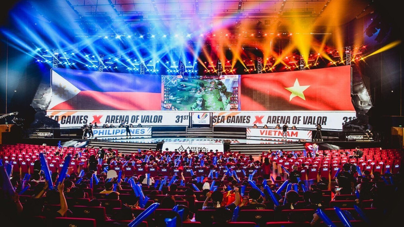 La finale de l’épreuve Arena of Valor entre les Philippines et le Vietnam aux 31es SEA Games se déroule dans une ambiance survoltée. Photo : Cellphones