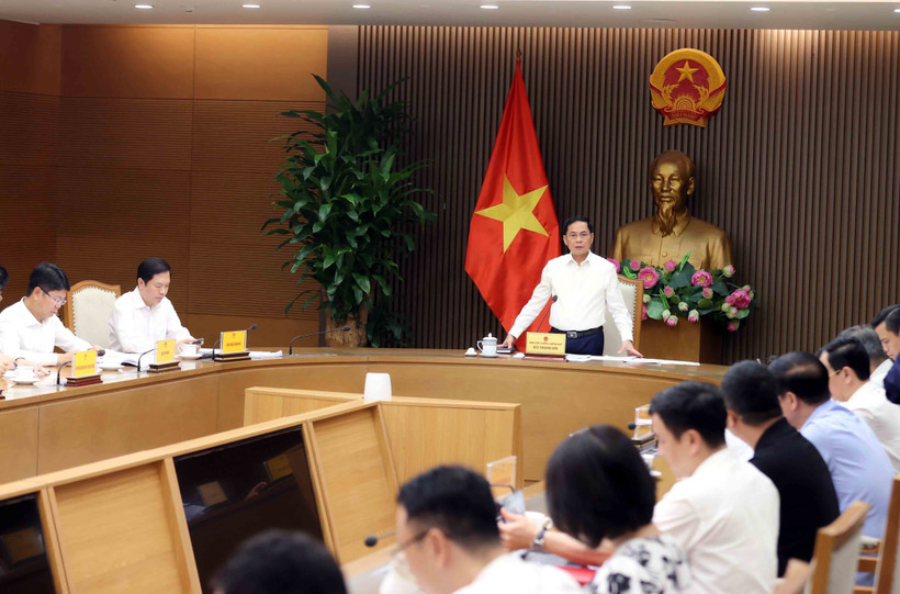 Le vice-Premier ministre Bui Thanh Son préside la première réunion du comité directeur pour l’ouverture à la signature de la Convention des Nations Unies contre la cybercriminalité et les événements connexes au Vietnam, le 13 octobre. Photo : VNA