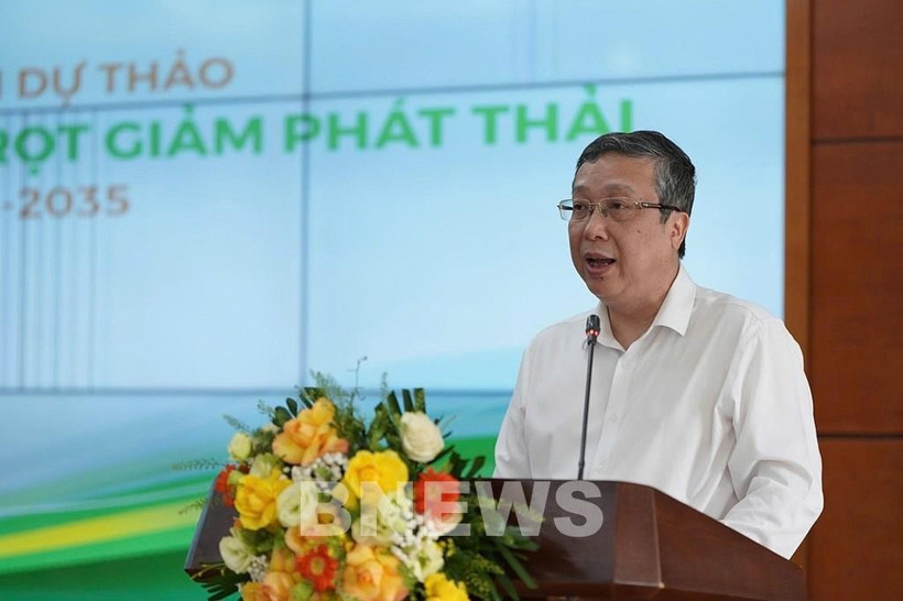 Le vice-ministre de l’Agriculture et de l’Environnement, Hoàng Trung s'exprime lors de l'événement. Photo: VNA