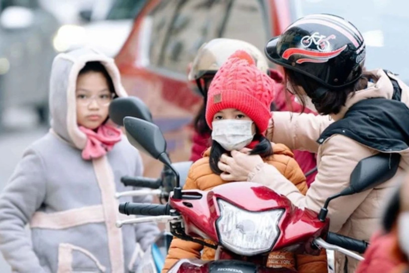 Bonnets, doudounes et gants fourrés vont ressortir du placard avec l'arrivée d'une nouvelle vague de froid. Photo: congly.vn