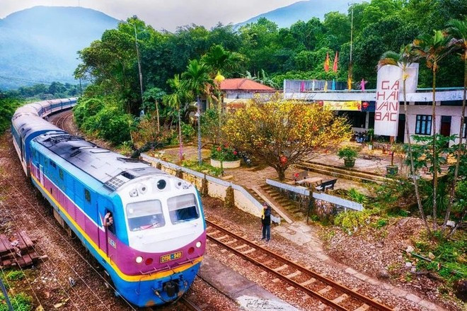 Le secteur ferroviaire vietnamien a fait des progrès notables en matière de développement des infrastructures et de qualité de service. Photo : VietnamPlus