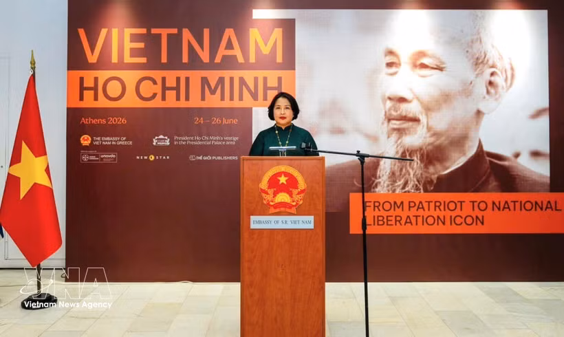 L’ambassadrice du Vietnam en Grèce, Pham Thi Thu Huong, s’exprime lors de l’événement. Photo : VNA