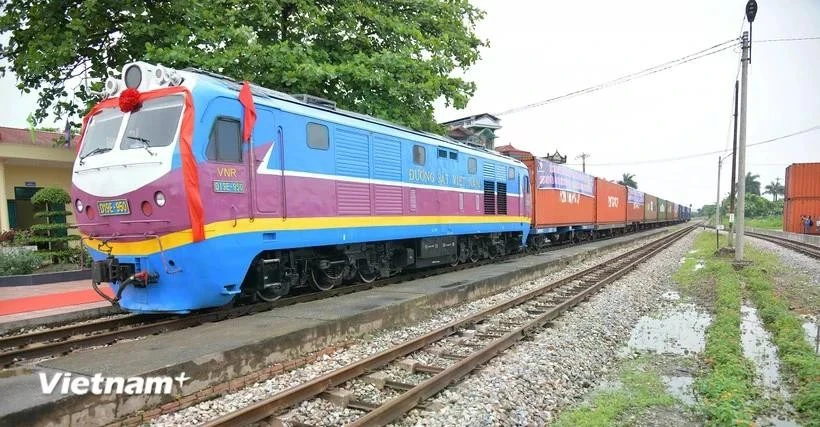 Un train de fret en route depuis le Vietnam vers la Chine. Photo : VietnamPlus