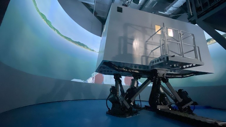 Le système vietnamien de simulation maritime atteint les normes internationales les plus strictes. Photos: NDEL