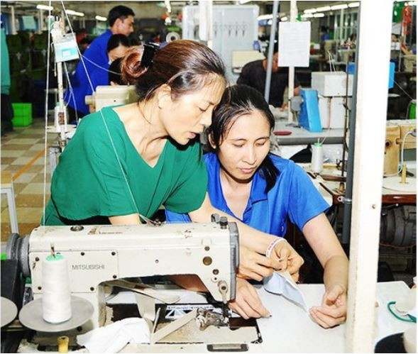 Les travailleurs plus âgés mais qualifiés peuvent encore trouver un emploi. Photo nhandan.vn