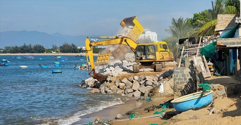La zone côtière du quartier Ninh Chu 1 (bourg de Khanh Hai, district de Ninh Hai, province de Ninh Thuan), d'une longueur d'environ 600 mètres, est directement affectée par l'érosion côtière. Photo: VNA 