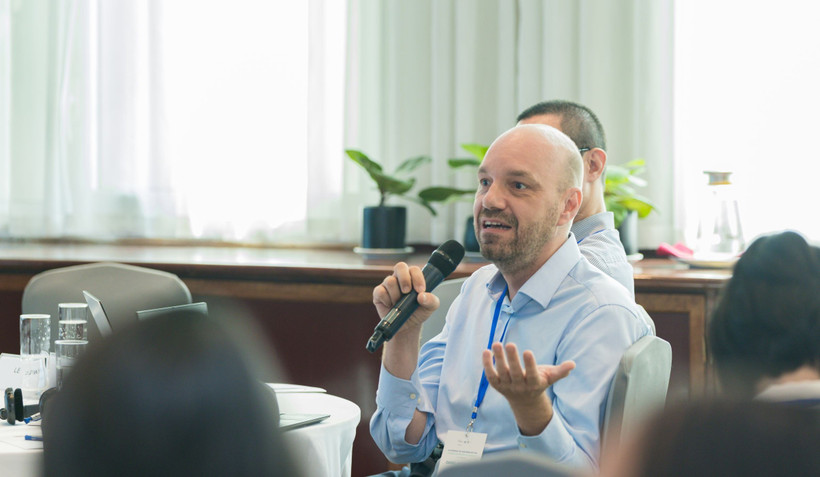 Selon Daniel Herrmann, chef du pôle politique climatique à la GIZ, si le Vietnam tire pleinement parti des leçons de l’Europe, il pourra éviter de nombreuses erreurs initiales et accélérer son processus de mise en œuvre. Photo : NDEL