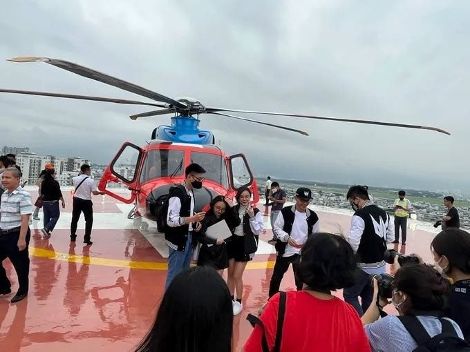 Hô Chi Minh-Ville prévoit de relancer des visites en hélicoptère à partir de mars, avec des prix débutant à 3 millions de dôngs. Photo : cafef.vn
