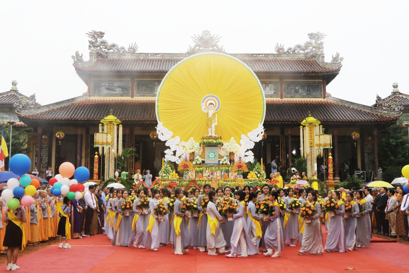 Le 2569e anniversaire de Bouddha célébré dans l'ancienne capitale de Huê Photo: VNA