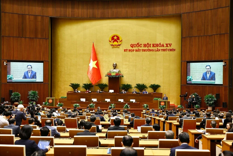 Le président de l’Assemblée nationale Tran Thanh Man prononce un discours à la clôture de la 9e session extraordinaire de l’Assemblée nationale Photo : VNA