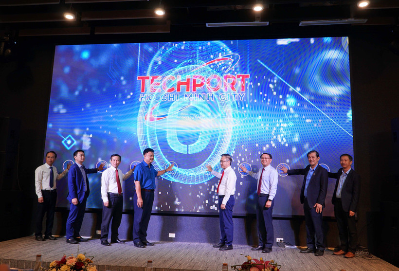 Des délégués lors du lancement de la nouvelle version de la plateforme d'échange technologique de Hô Chi Minh-Ville. Photo : VNA