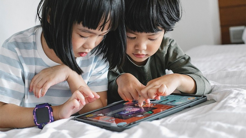 À l’ère de la technologie numérique, s’unir pour créer un cyberespace sûr pour les enfants n’est pas seulement une préoccupation du Vietnam mais aussi du monde entier. Photo: Asurion