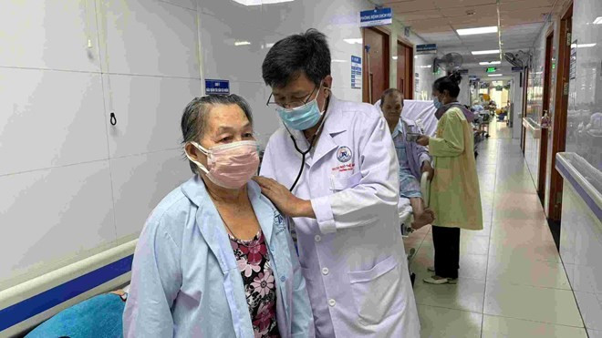 Les admissions de patients atteints de maladies infectieuses en hausse à l’hôpital Thông Nhât, à Hô Chi Minh-Ville. Photo : laodong.vn