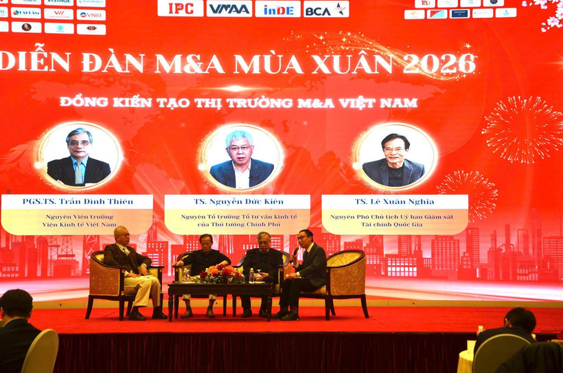 Des experts participant au Forum de printemps sur les fusions-acquisitions 2026. Photos: baophapluat.vn
