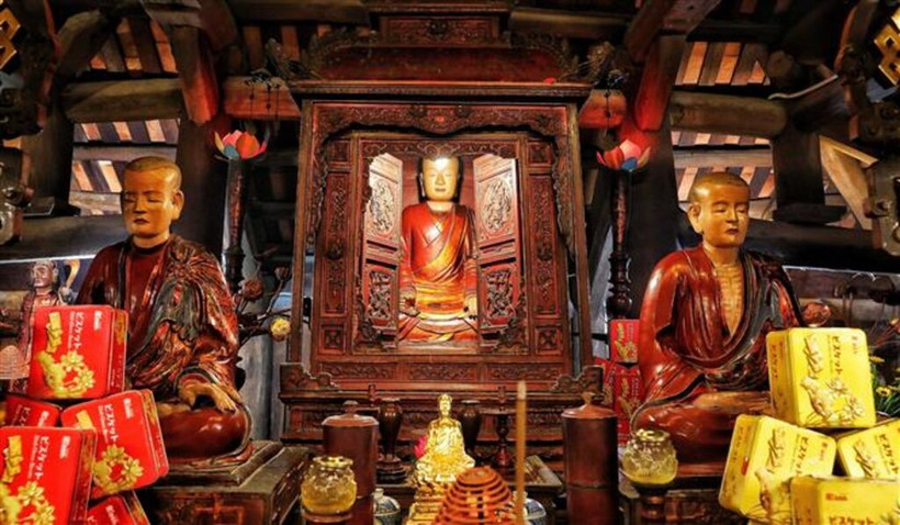 Les statues des trois patriarches de Truc Lâm à la pagode Vinh Nghiêm dans la province de Bac Giang. Photo : VNA