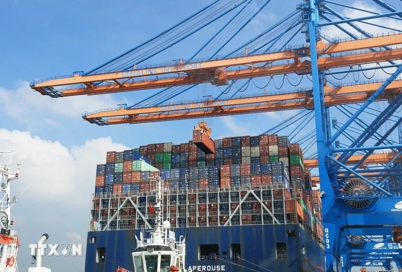  Au port international de Gemalink, dans le chef-lieu de Phu My, province de Bà Ria-Vung Tàu (Sud). Photo : VNA