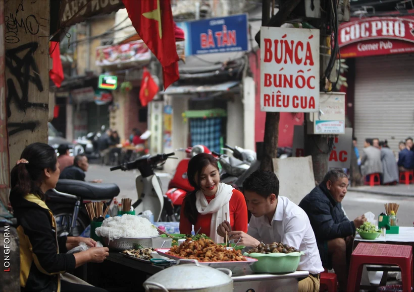 La cuisine traditionnelle de Hanoi, grâce aux saveurs délicates et à la combinaison magique des ingrédients typiques, a conquis les convives de partout, même les plus exigeants. Photo: VNP