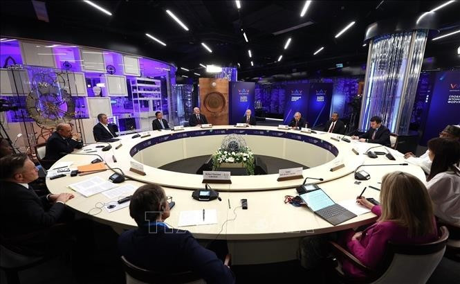 Le président russe Vladimir Poutine prononce un discours lors de la Semaine mondiale de l’énergie atomique. Photo : VNA