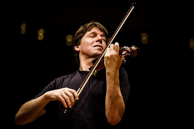 Le violoniste virtuose américain Joshua Bell se produira au concert « Fantastique !», l’Opéra Hô Guom, à Hanoi. Photo: sunsymphony.vn